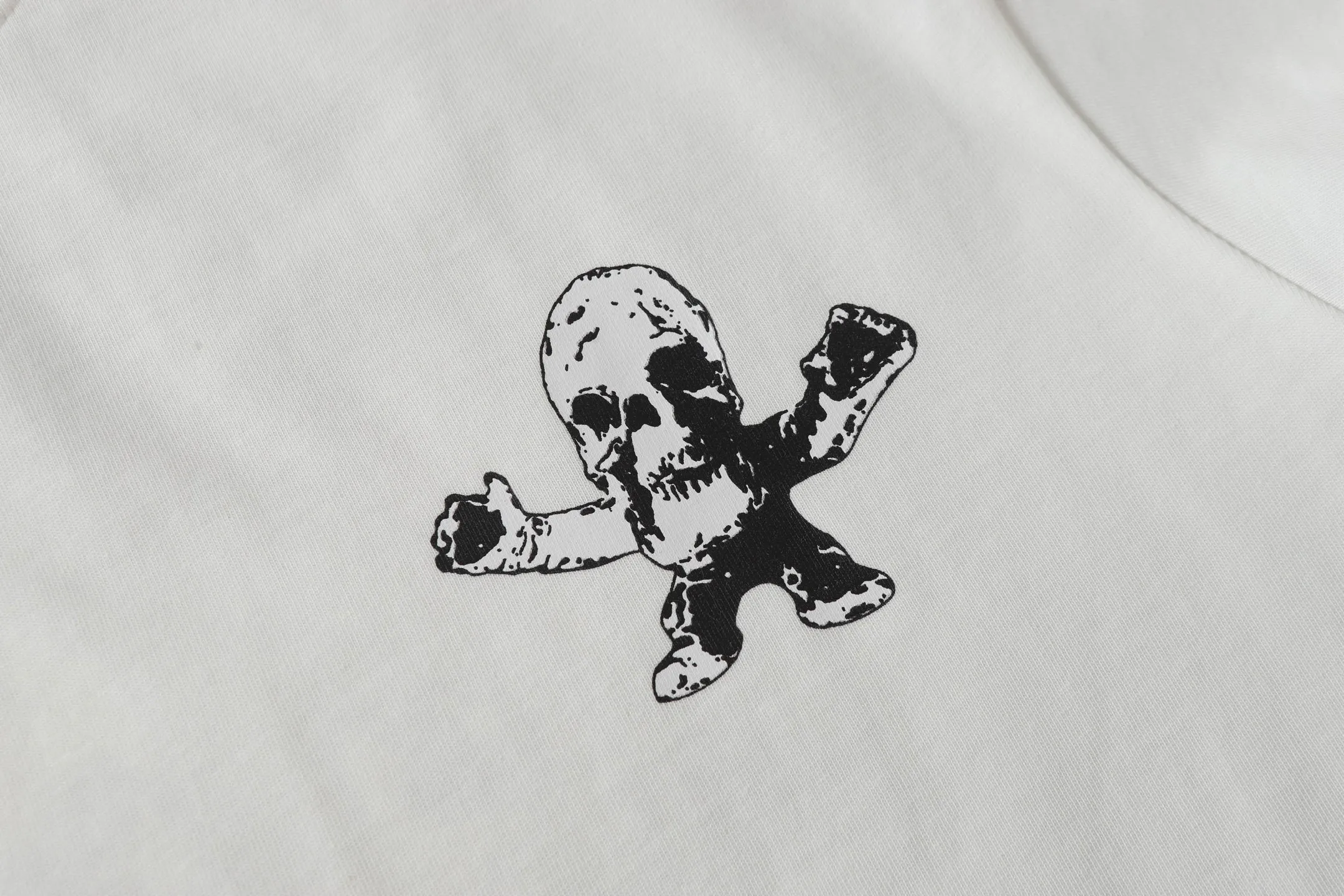 🅿️160 Chrome hearts ch Chrome hearts little monster printed short-sleeved t-shirt. Large version. Loose and stylish. Low version, slim and long version, upper body and crotch pull. 100% commitment: top quality, not fast food. The highest version on the market. Top quality, 280g, 26 counts of custom-dyed double yarn cotton, same style for men and women, complete with three standards. Color: black, white Size: XS-L